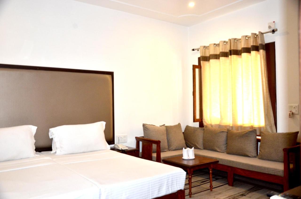 Hotel Sunbird Bharatpur Exterior foto